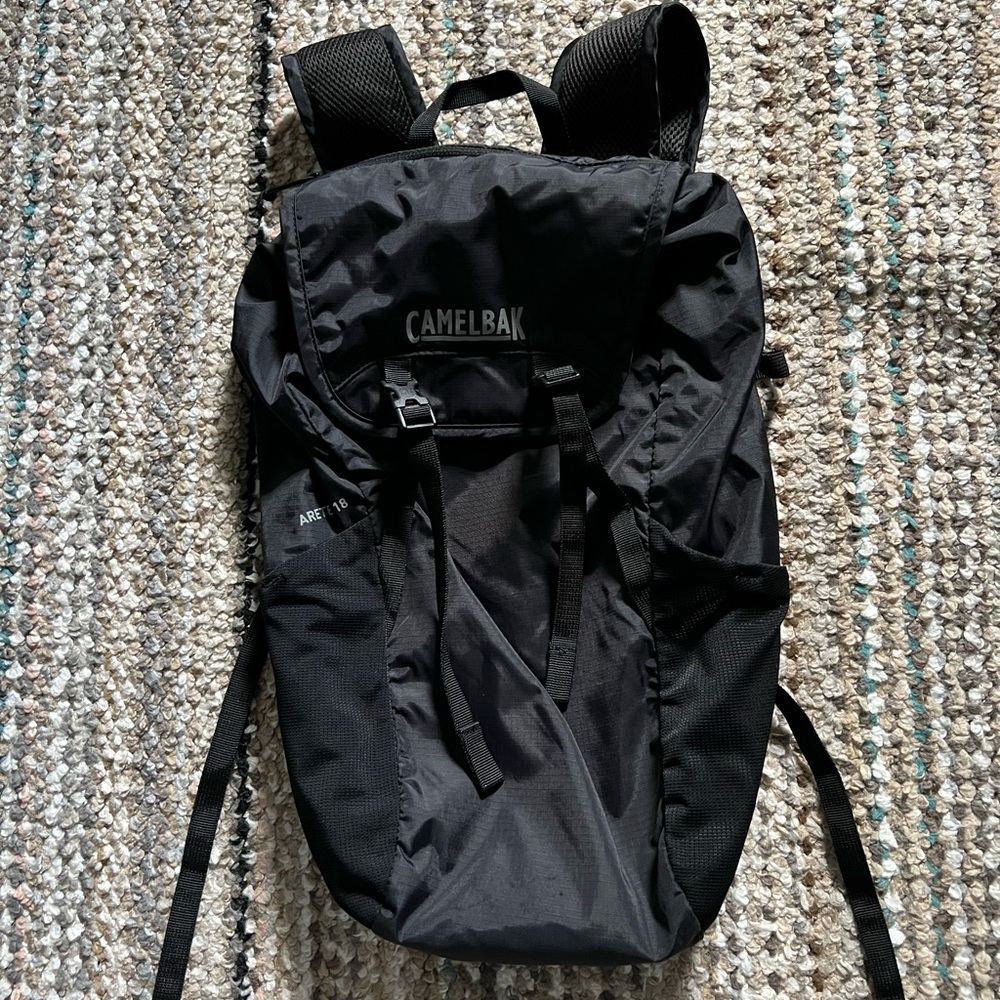 camelback arete 18 hydration pack